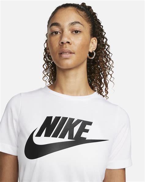 nike essential